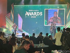 Jumhur Hidayat Raih detikSumatera Awards, Gerakkan Kesadaran dan Aksi Ekologis