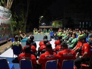 Perkuat Sinergi, Polres Bojonegoro Cangkrukan-Doa Bersama Komunitas Ojol
