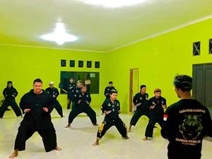 Sabandar Karimadi: Menjaga Napas Silat Sepuh di Sukabumi
