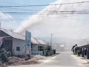 Semburan Air Akibat Pipa Bocor di Sigi Rusak 3 Rumah