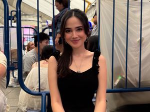 Gaya Syifa Hadju Nonton Konser Ariana di London, Pakai Bodysuit Rp 5 Jutaan