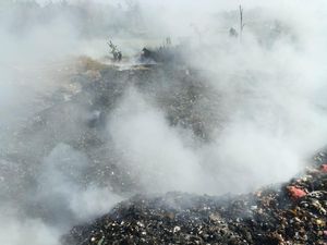 TPA Liar Waringinkurung Terbakar Semalam, Kepulan Asap Masih Terlihat Pagi Ini
