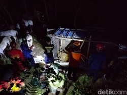 Truk Muatan Kuda Masuk Jurang di Sijonggol Magelang