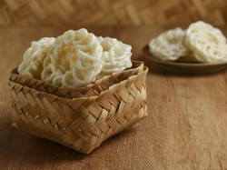 Makan Kerupuk Bisa Merusak Gigi? Ini Faktanya