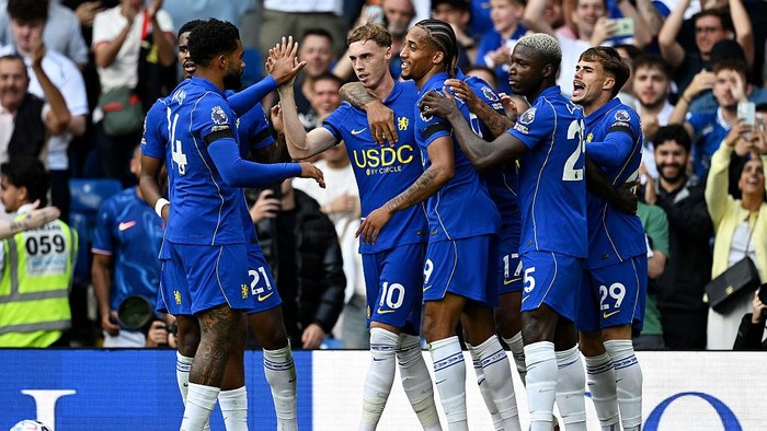 Para pemain Chelsea saat merayakan gol ke gawang Brighton.