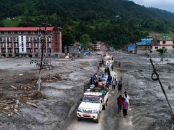 Korban Tewas Banjir Nepal-Tibet Jadi 750 Orang, Operasi SAR Terkendala