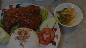 Video: Cicipi Mie Kari, Rawon hingga Kaya Butter Toast di Kopitiam Tiantang Blok M