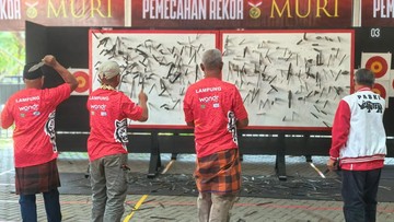 PABKI Catatkan Rekor MURI, Tancapkan 600 Pisau!
