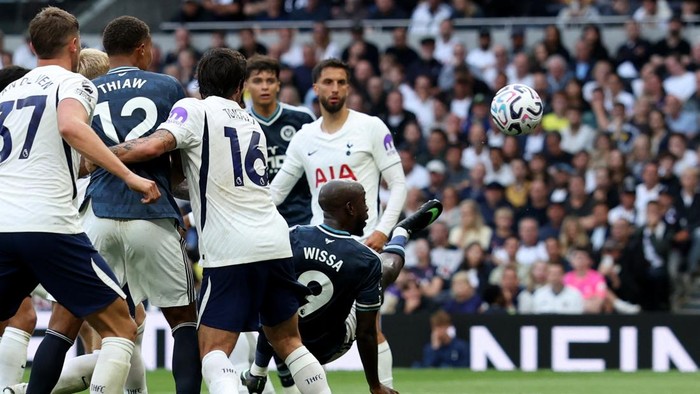 Tottenham Hotspur kembali menelan kekalahan di Premier League 2026/2027. Menjamu Newcastle United pada pekan kedua, The Lilywhites harus mengakui keunggulan tim tamu dengan skor 0-2 di Tottenham Hotspur Stadium, Sabtu (29/8/2026) malam WIB. REUTERS