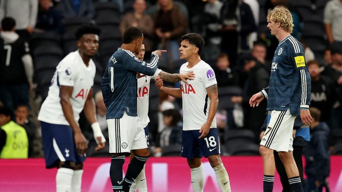 Tottenham Hotspur kembali menelan kekalahan di Premier League 2026/2027. Menjamu Newcastle United pada pekan kedua, The Lilywhites harus mengakui keunggulan tim tamu dengan skor 0-2 di Tottenham Hotspur Stadium, Sabtu (29/8/2026) malam WIB. REUTERS