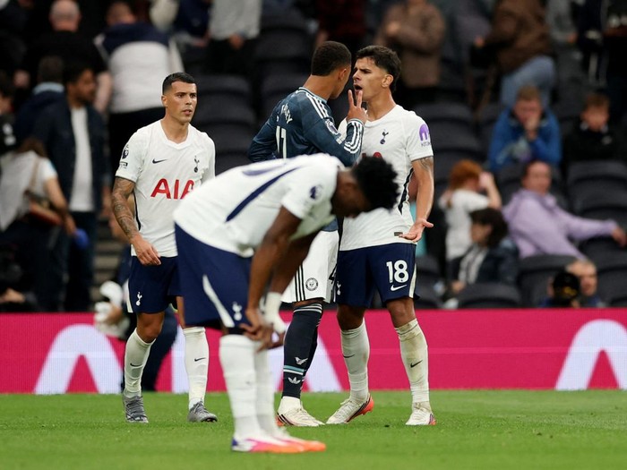 Tottenham Hotspur kembali menelan kekalahan di Premier League 2026/2027. Menjamu Newcastle United pada pekan kedua, The Lilywhites harus mengakui keunggulan tim tamu dengan skor 0-2 di Tottenham Hotspur Stadium, Sabtu (29/8/2026) malam WIB. REUTERS