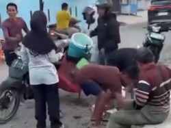 Pedagang Bakso Tertimpa Kuah Panas Usai Jatuh dari Motor di Parepare