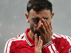 Old Trafford Hujan, Atap Bocor, Banjir Gol Kemenangan King MU