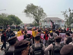 Gubernur Kalteng ke Demonstran: Sepakat Tangani Karhutla