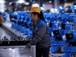 Di Balik Ambisi China Pekerjakan Jutaan Robot di Pabrik