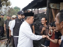 15 Rumah Warga Jambi Terbakar, Gubernur Beri Bantuan-Hunian Sementara