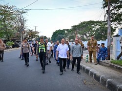 Iqbal-Mohan Cek Simpang Empat Rembiga Buntut Road Barrier Dibongkar Warga