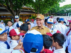 Hari Pertama Belajar Tatap Muka, Wako Agung Tinjau Sekolah dan Sapa Siswa