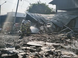 Tempat Produksi Sampah Jadi BBM di Kemijen Semarang Ludes Terbakar