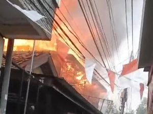 Video: Polisi Selidiki Penyebab Kebakaran Permukiman Gambir