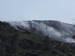 Asap Masih Mengepul di TPA Mandung Tabanan Usai 5 Hari Kebakaran