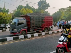 Brakk! Pelajar Tewas Seruduk Truk Parkir di Jalur Cepat Ringroad Utara Jogja