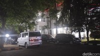 Tim KPK Malam-malam Datangi Kantor Pemkot Bima, Ada Apa?