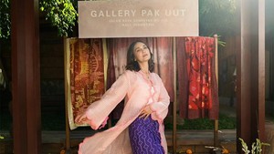 Luna Maya Jawab Kabar Hamil Gegara Sering Pose Pegang Perut