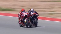 Momen Bezzecchi-Marquez Adu Drag di Kecepatan 300 Km/Jam!