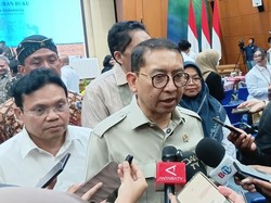 Fadli Zon Ungkap Alasan 5 Jilid Buku Sejarah Indonesia Belum Rilis ke Publik