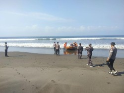 Berenang Malam Hari, WNA Hilang Terseret Arus di Pantai Tembles Jembrana