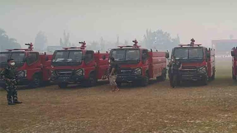 Bantuan 100 Mobil Damkar-15 Ekskavator Tiba untuk Lawan Karhutla Kalselteng