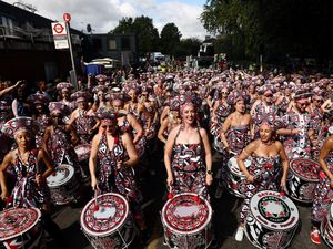 Semarak Karnaval Notting Hill 2026, Ribuan Peserta Tumpah Ruah di London