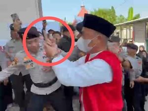 Terdakwa Acungkan Jari Tengah, Sidang Vonis Kasus Pembunuhan di Polman Ricuh