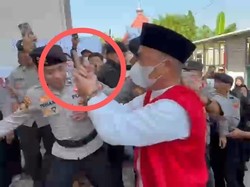 Terdakwa Acungkan Jari Tengah, Sidang Vonis Kasus Pembunuhan di Polman Ricuh