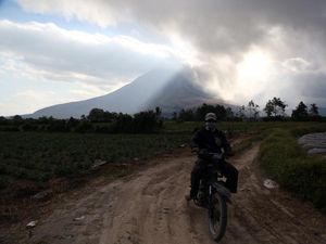 Aktivitas Gunung Sinabung Menurun, Pengungsi Boleh Pulang ke Rumah