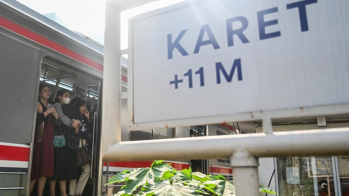 Stasiun Karet Ditutup, Pengguna KRL Mengeluh Jarak ke BNI City Jauh