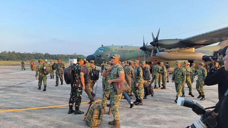 TNI Sebar 583 Personel Tangani Karhutla Kaltim: Ada Tim Penyuluhan dan Alpha