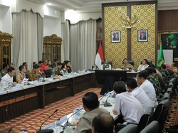 BNPB Salurkan Bantuan untuk Penanganan Karhutla di Palembang