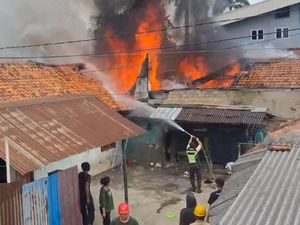 6 Rumah di Cileungsi Bogor Kebakaran, 1 Orang Pingsan