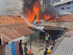 6 Rumah di Cileungsi Bogor Kebakaran, 1 Orang Pingsan