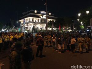 Aksi di Simpang Jenderal Sudirman Jogja Ricuh!