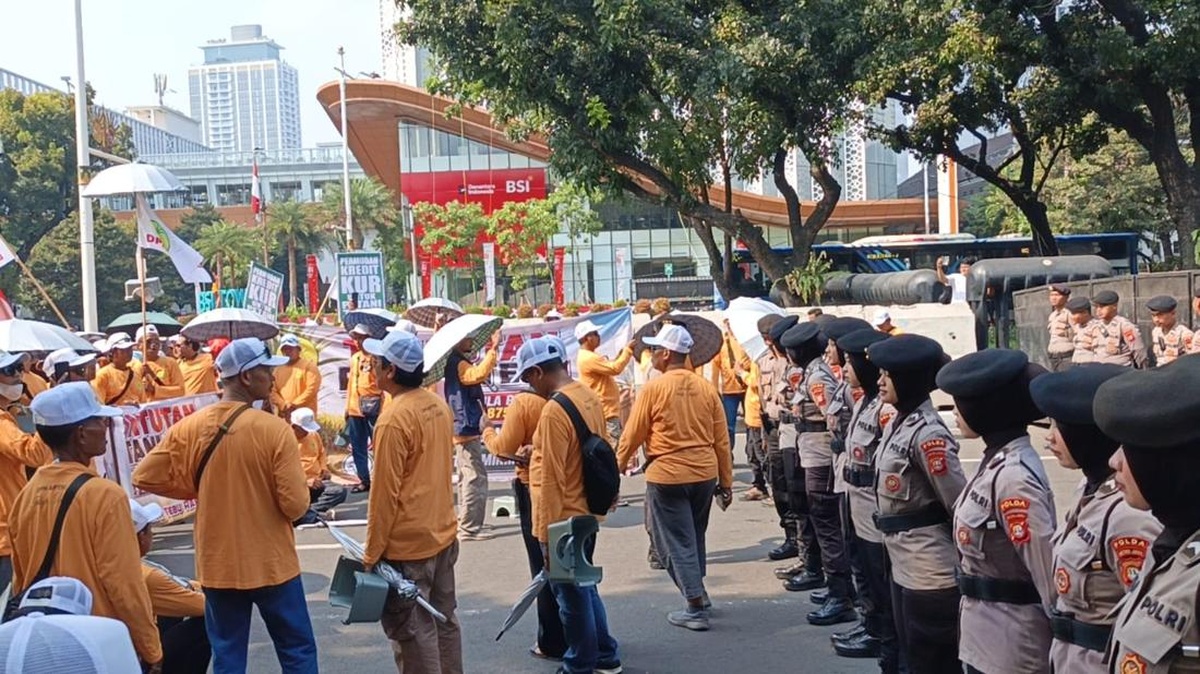 Petani Tebu Geruduk Monas: Tuntut Harga Gula Naik & Stop Impor