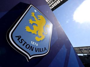 Aston Villa Turun Mesin