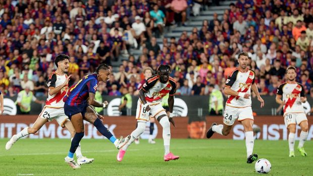 Soccer Football - LaLiga - FC Barcelona v Rayo Vallecano - Spotify Camp Nou, Barcelona, Spain - August 31, 2026 FC Barcelona's Raphinha scores their first goal REUTERS/Bruna Casas     TPX IMAGES OF THE DAY