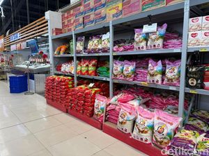 Beras 5 Kg Langkah di Pasar Palembang, Ritel Batasi Pembelian
