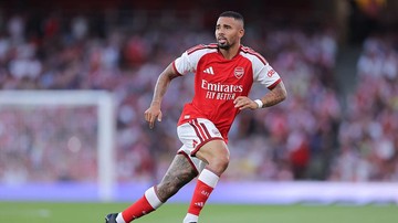 Gabriel Jesus Tebar Senyum saat Tiba di Barcelona