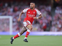 Gabriel Jesus Tebar Senyum saat Tiba di Barcelona