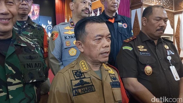 Gubernur Al Haris Minta Kepala Daerah Tak Ragu Bertindak Tangani Karhutla Jambi