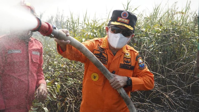 Al Haris Beri SP1 ke Bupati yang Lamban Tangani Karhutla